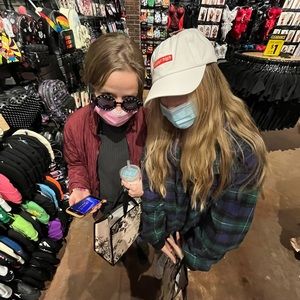 Meet your Posher, Isabella